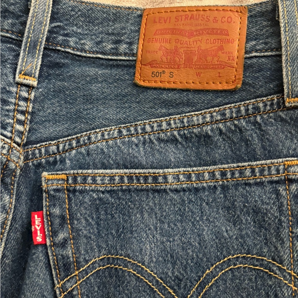Levi's High Rise 501’s - Picture 4 of 6